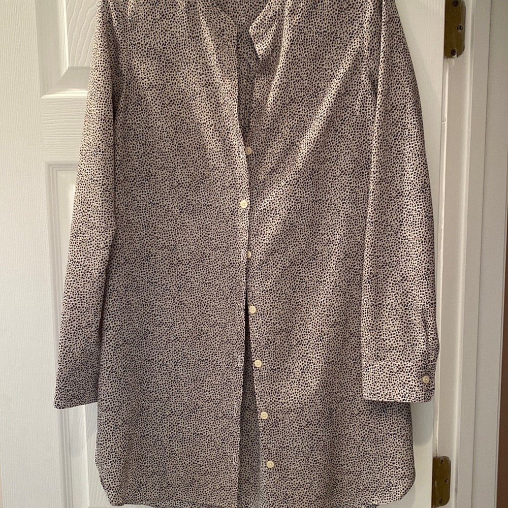 Women's Black and White Button-Up Top